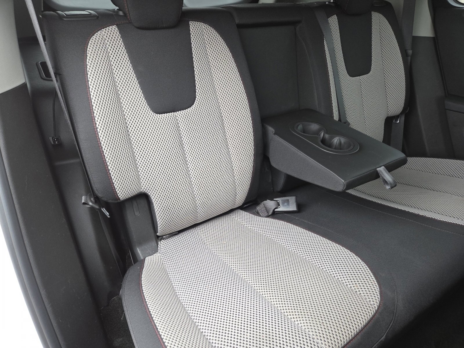 Used 2015 Chevrolet Equinox LT w/ Driver Convenience Package image 18