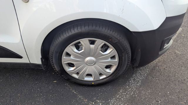 Used 2021 Ford Transit Connect XL image 11