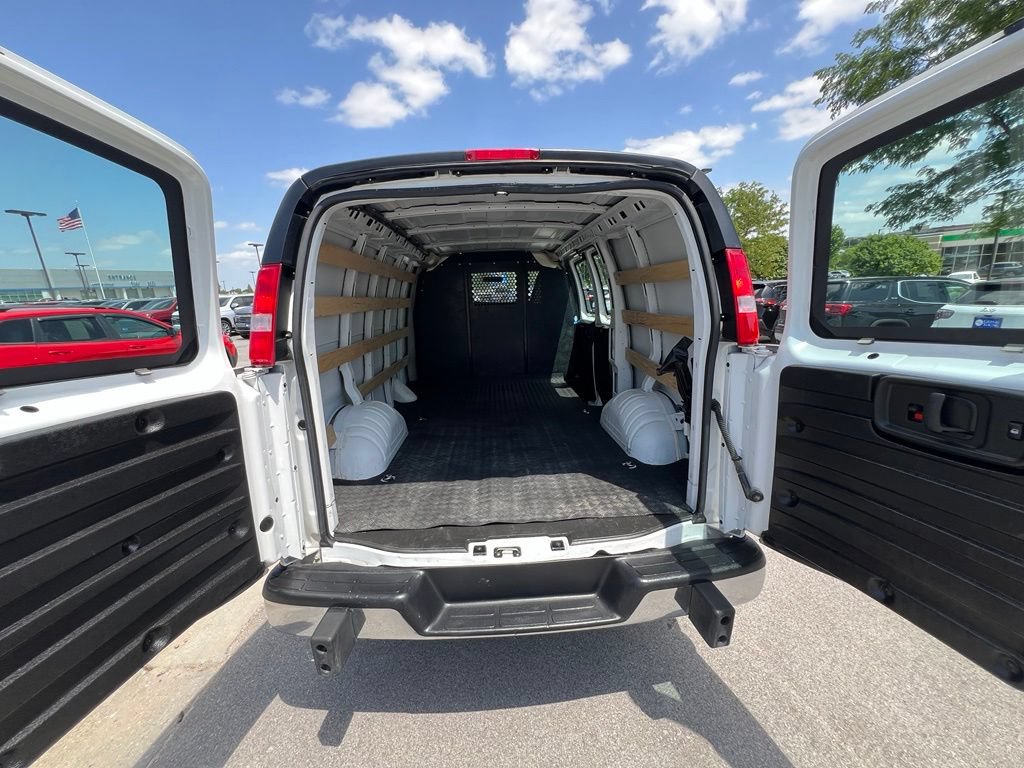 Used 2025 GMC Savana 2500 w/ Driver Convenience Package RWD image 20