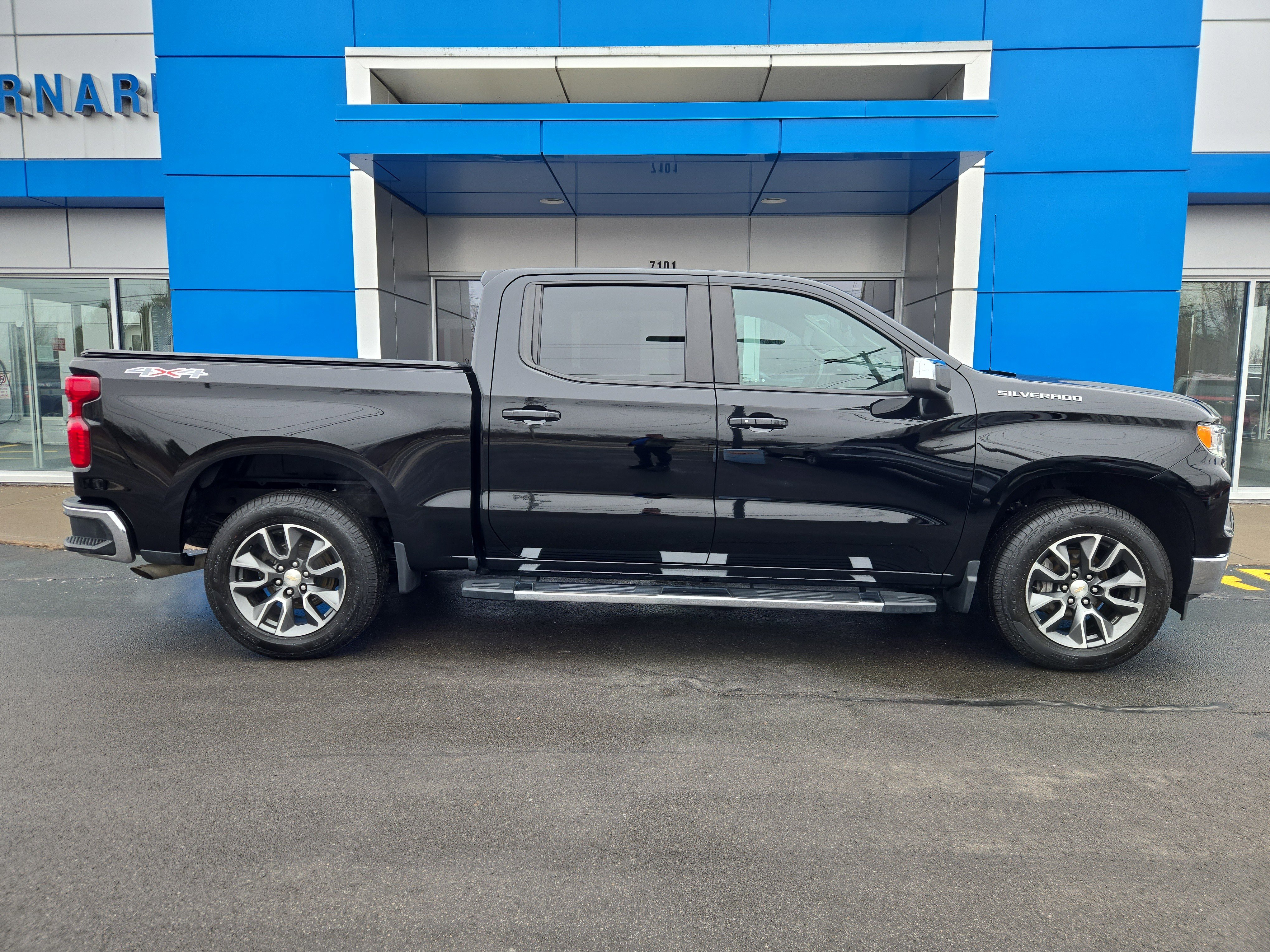 Certified 2023 Chevrolet Silverado 1500 LT AWD/4WD image 19