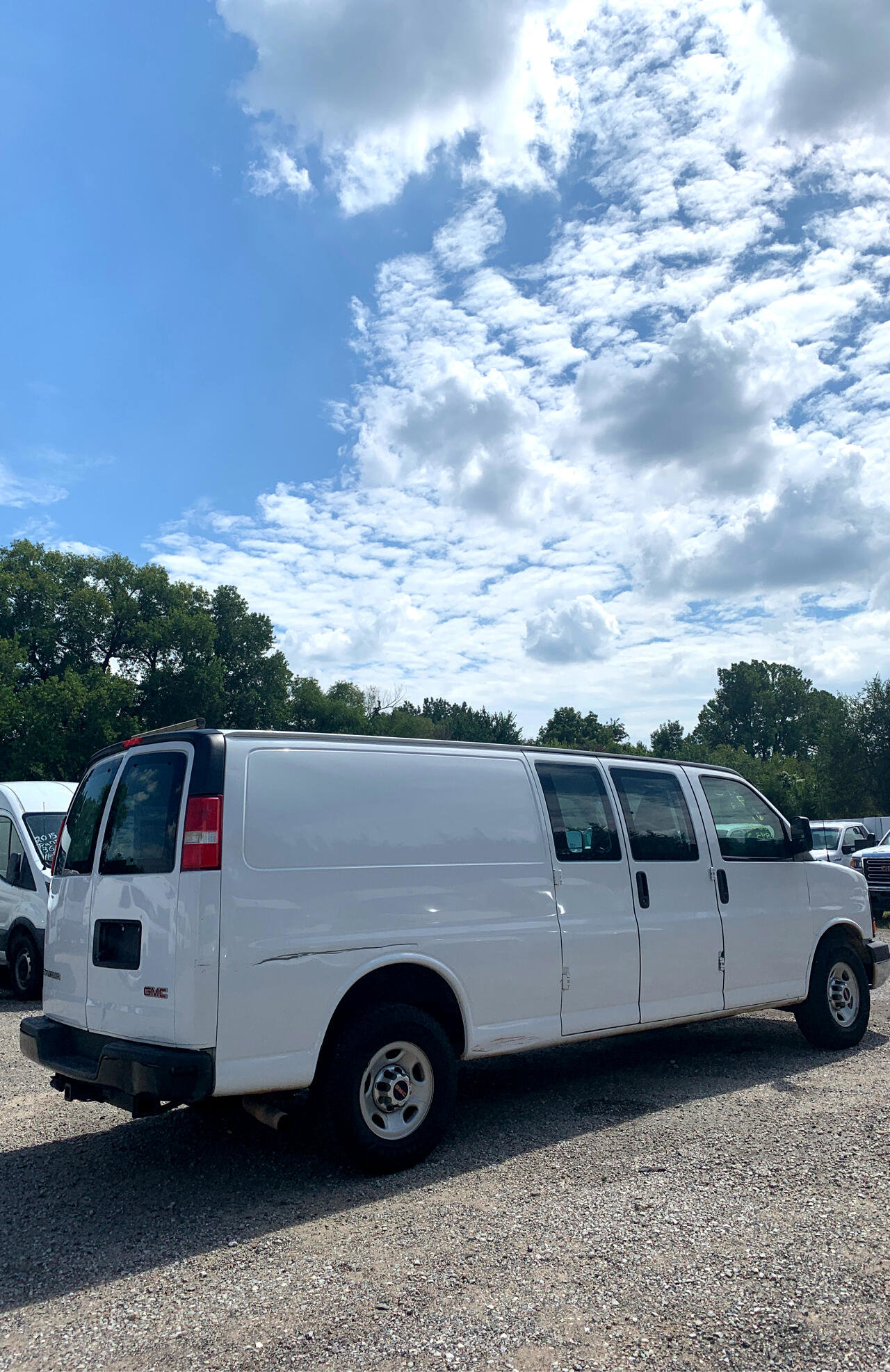 Used 2017 GMC Savana 2500 Extended image 5