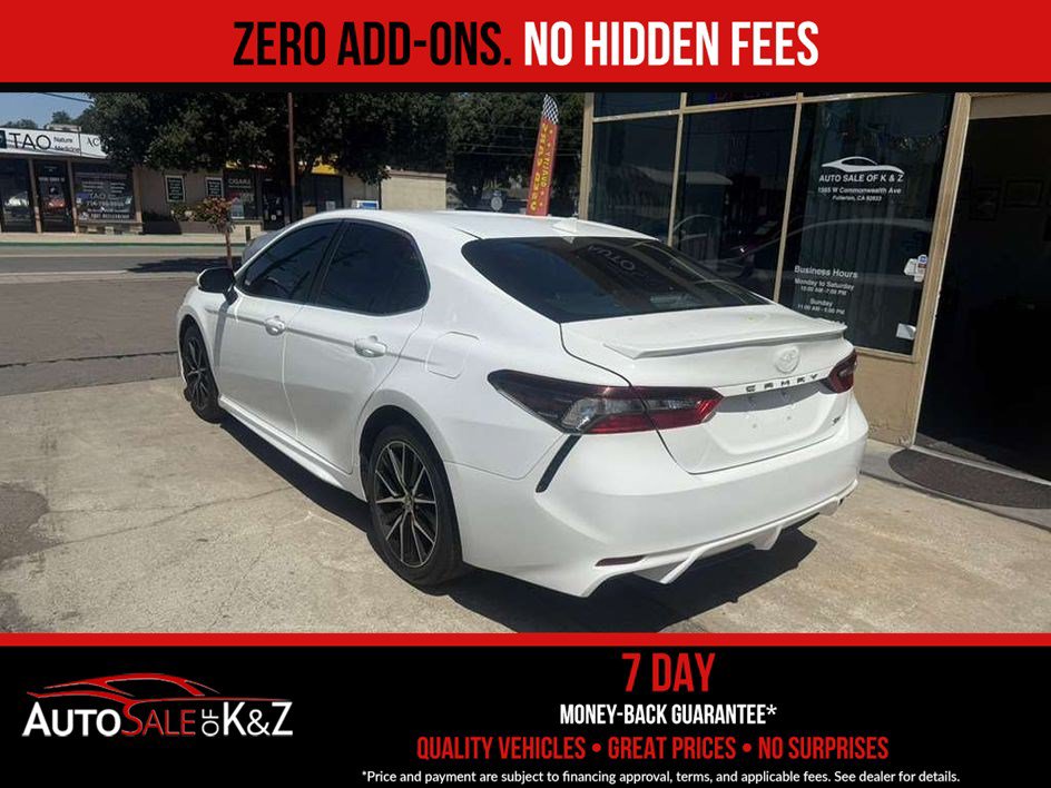 Used 2021 Toyota Camry SE FWD image 4