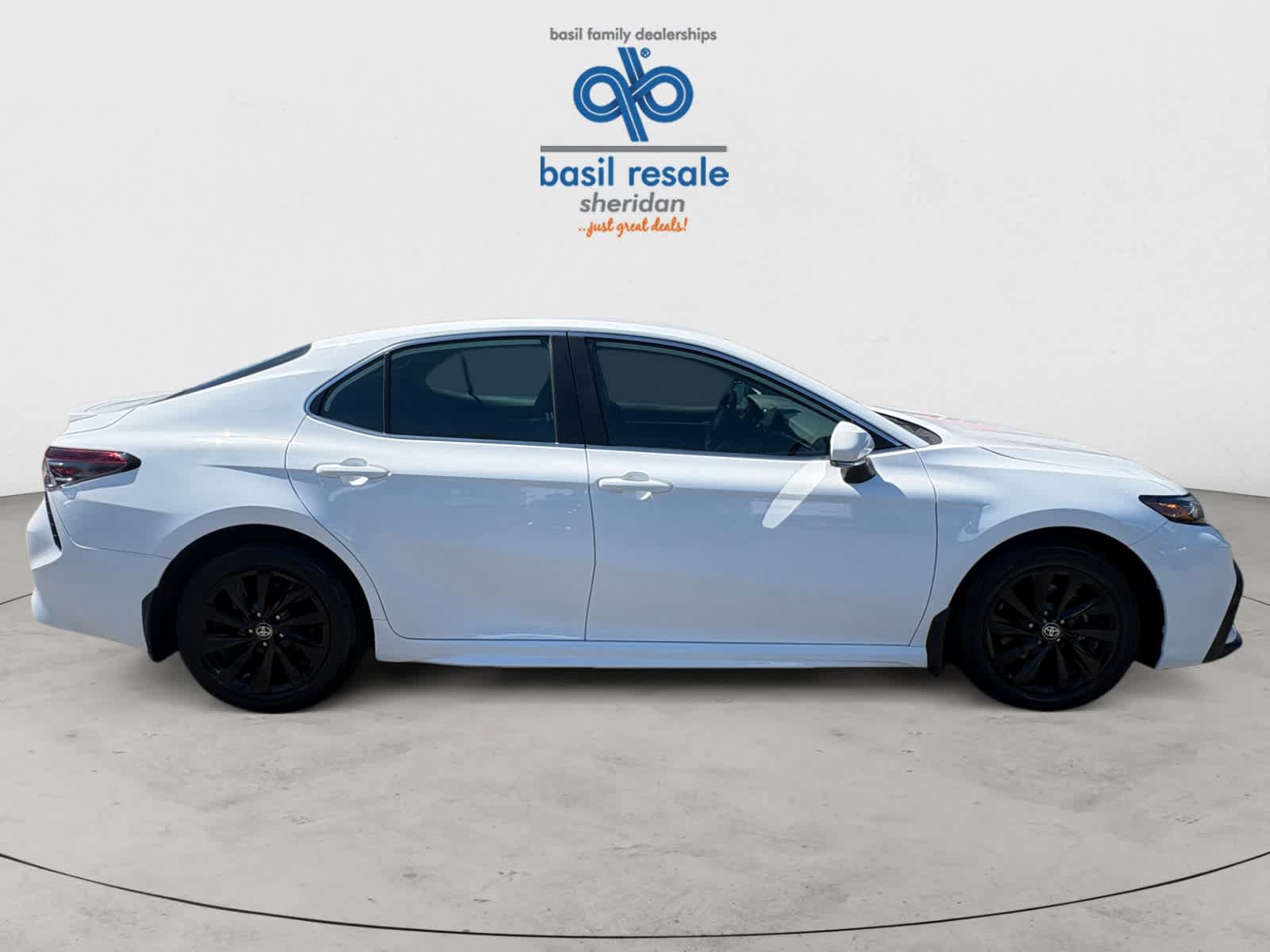 Used 2024 Toyota Camry SE FWD image 8