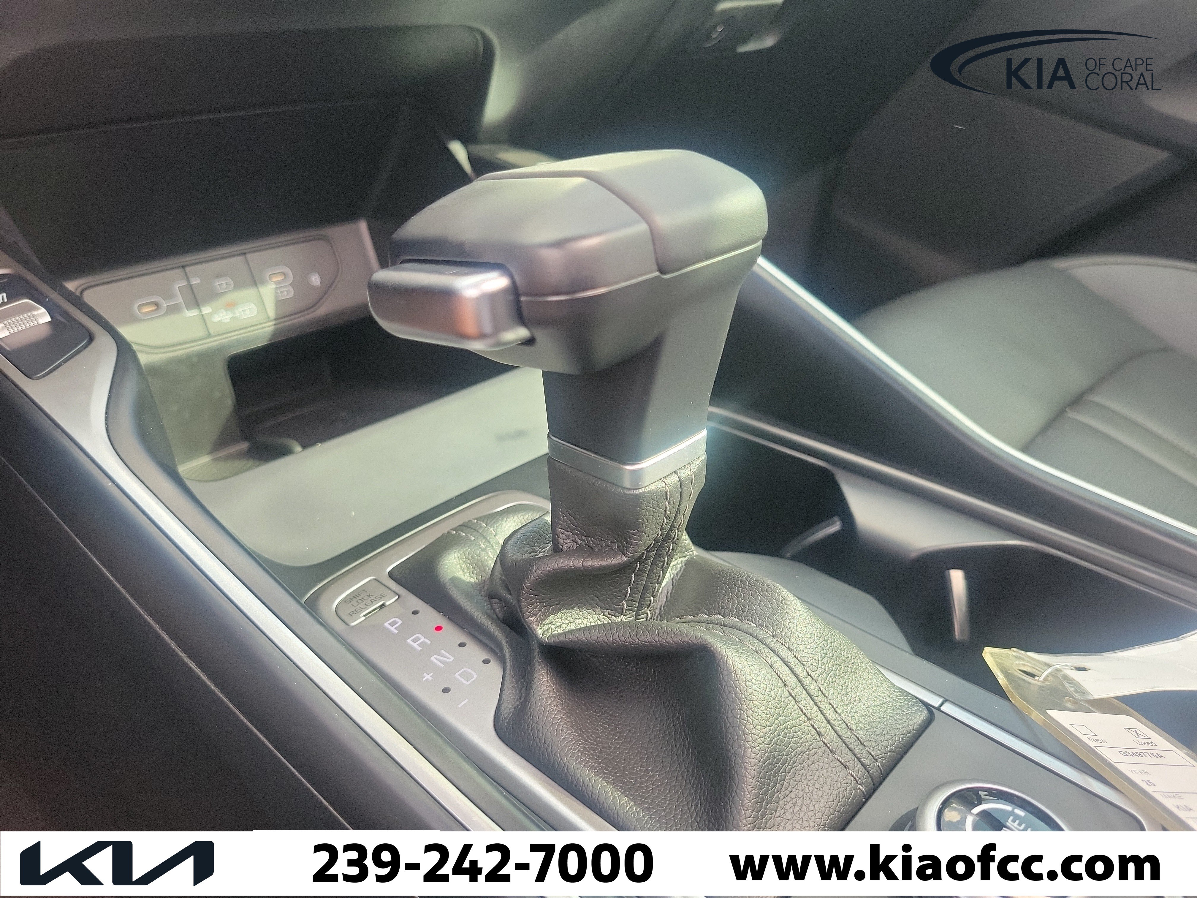 Certified 2025 Kia Sorento S w/ Panoramic Sunroof Package FWD image 31
