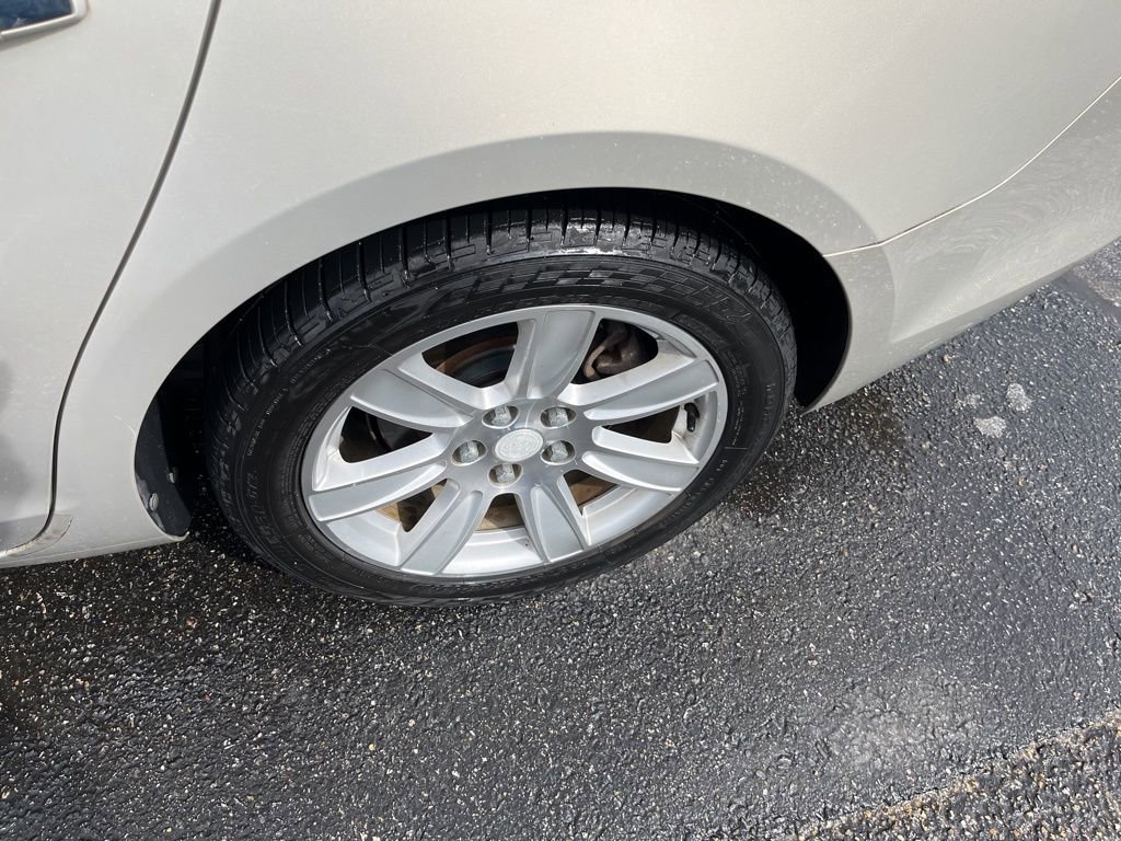 Used 2011 Buick LaCrosse CXL image 32