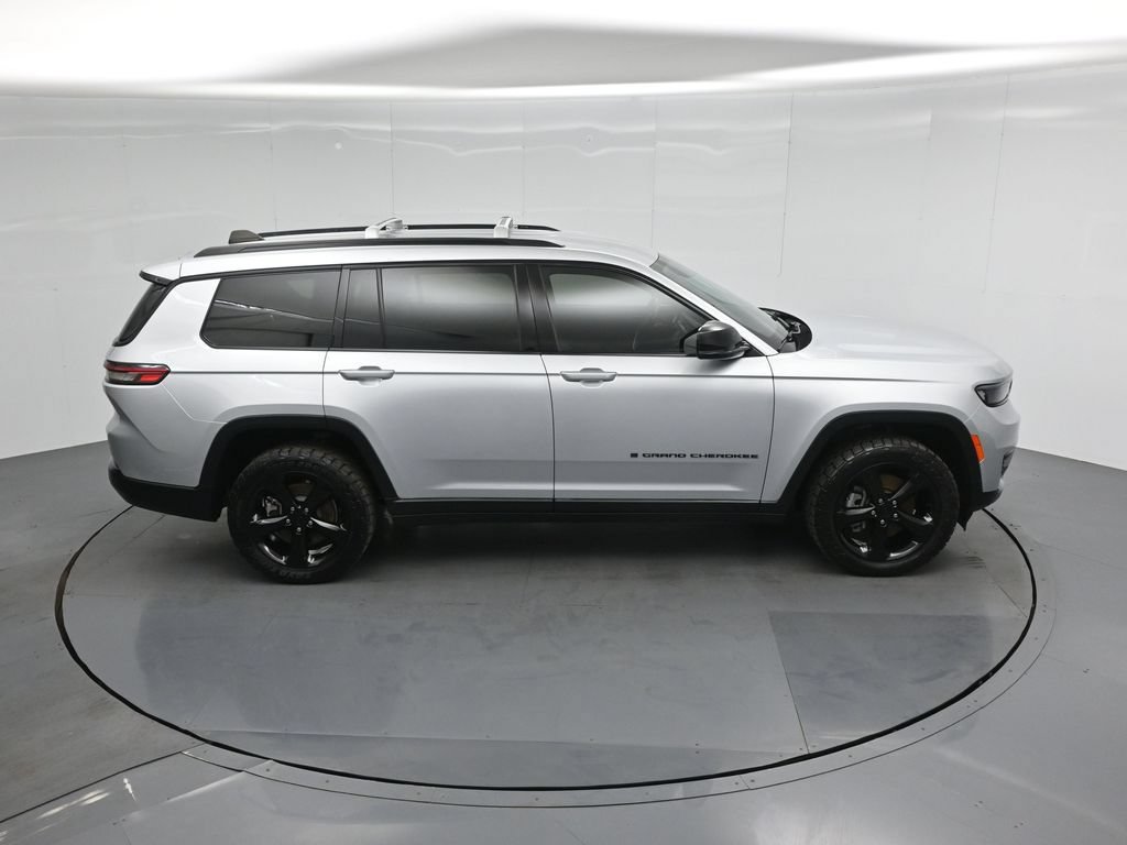Used 2021 Jeep Grand Cherokee L Laredo AWD/4WD image 34