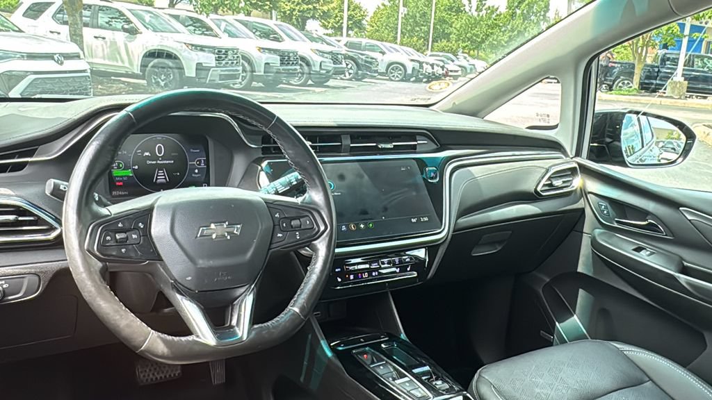 Used 2023 Chevrolet Bolt LT w/ Infotainment Package FWD image 10