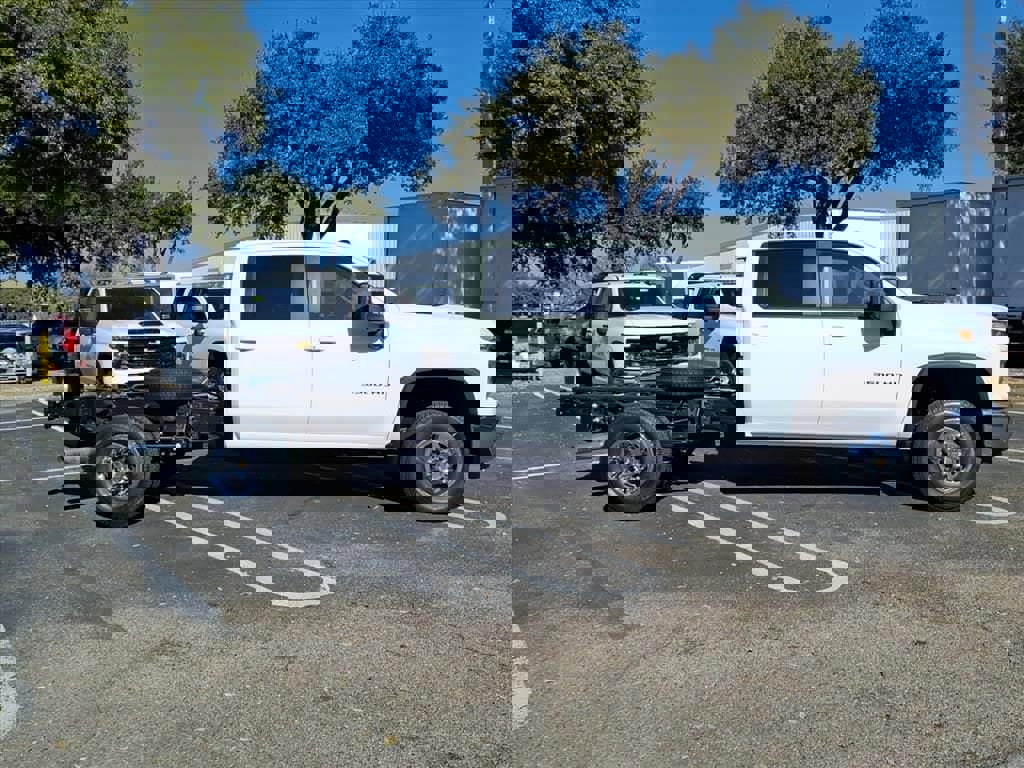 New 2026 Chevrolet Silverado 3500 LT image 5