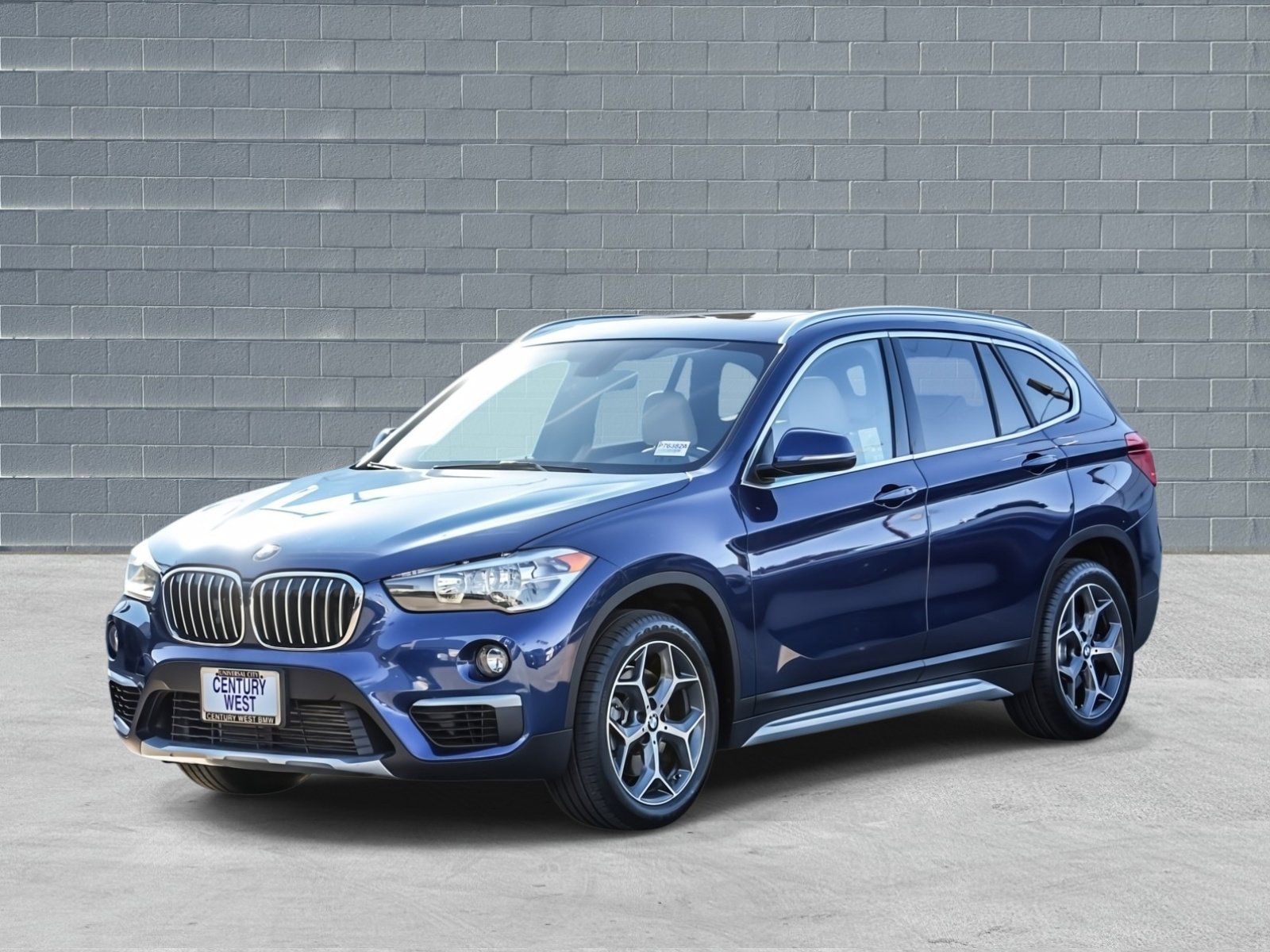 Used 2018 BMW X1 xDrive28i w/ Convenience Package image 3