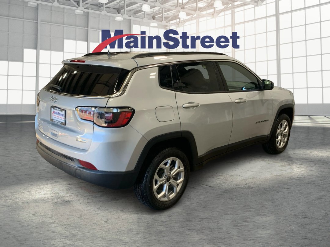 New 2026 Jeep Compass Latitude image 5