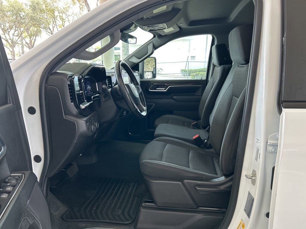 Used 2024 Chevrolet Silverado 2500 LT image 5