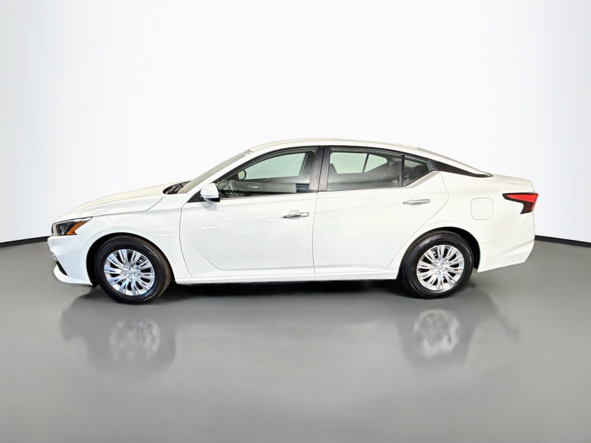 Used 2022 Nissan Altima 2.5 S FWD image 6