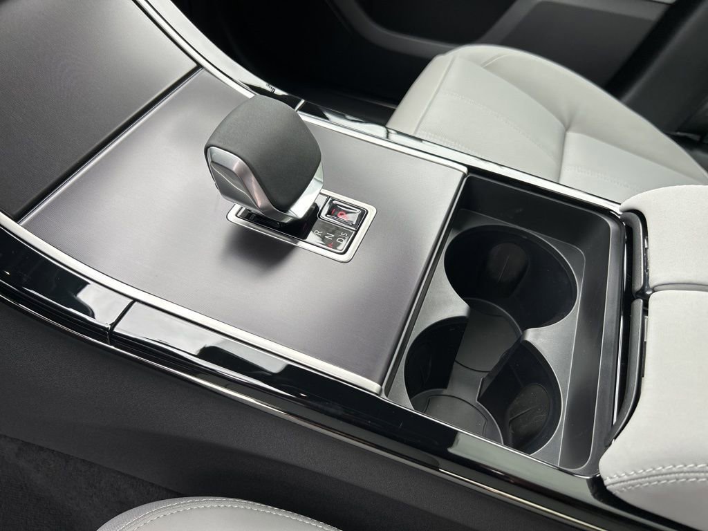 New 2026 Land Rover Range Rover Velar Dynamic SE image 13