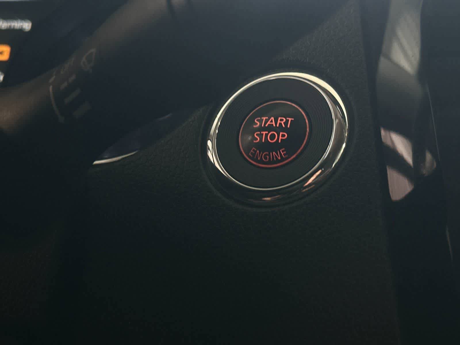 Used 2015 Nissan Rogue SV FWD image 23