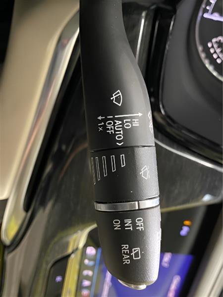 Used 2021 Cadillac XT6 Premium Luxury FWD image 18