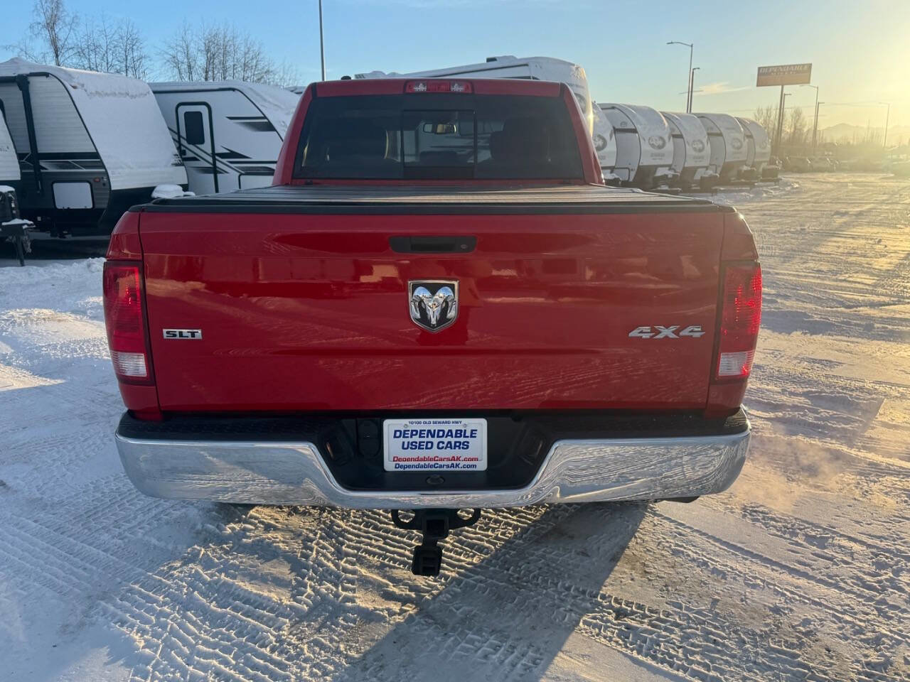 Used 2016 RAM 1500 Classic SLT w/ Luxury Group image 4