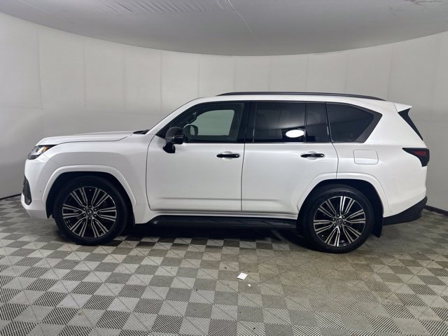 Used 2025 Lexus LX 700h Luxury w/ Appearance Package AWD/4WD image 5