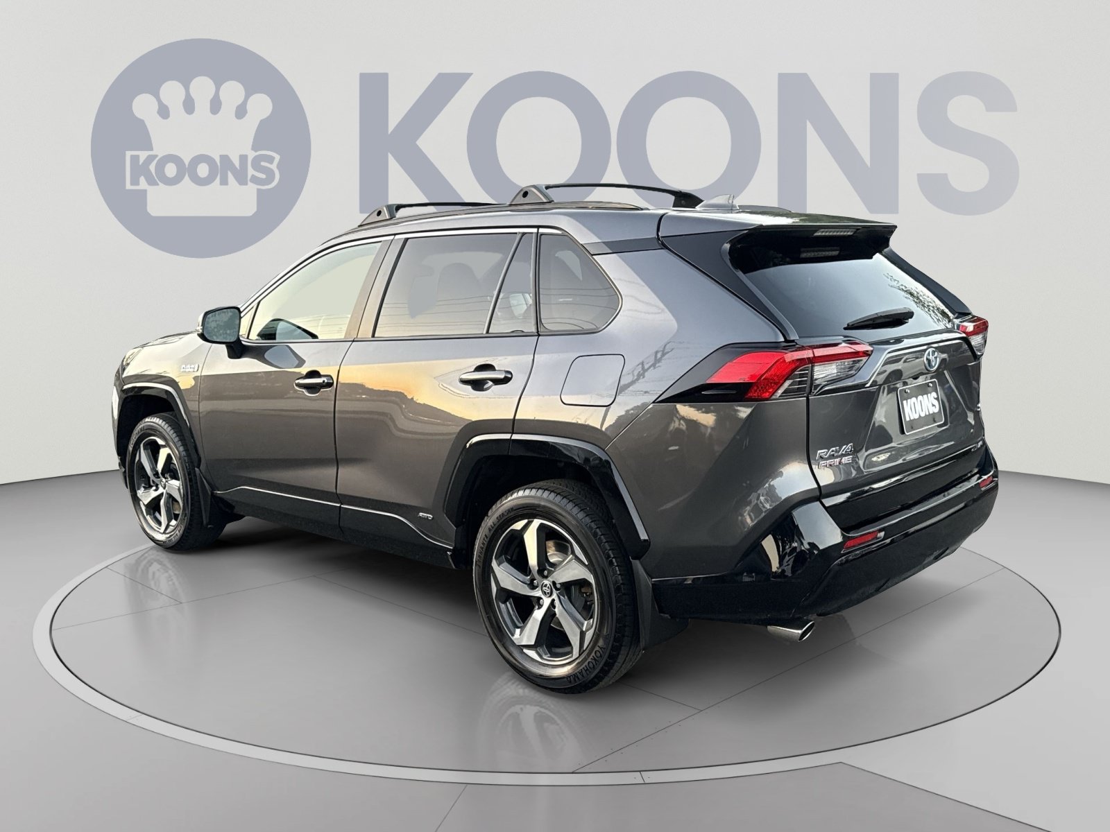 Used 2021 Toyota RAV4 SE w/ Weather & Moonroof Package AWD/4WD image 1