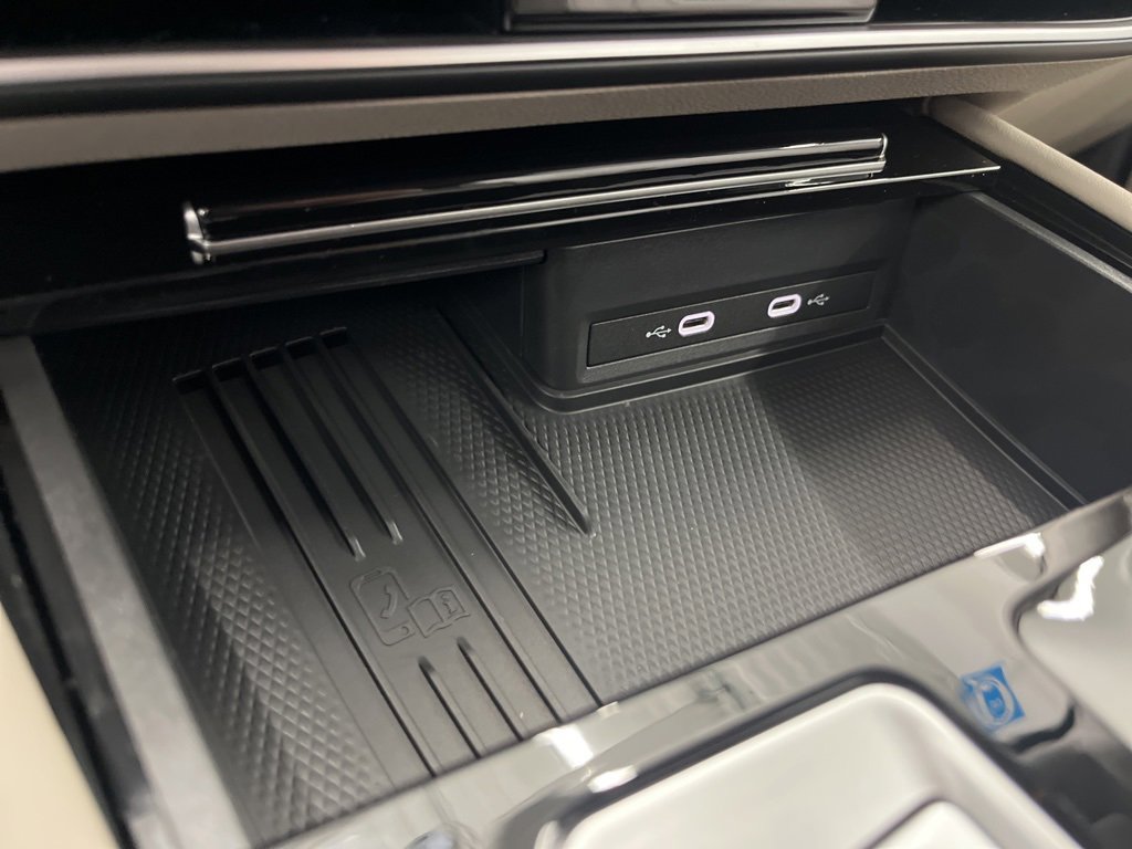 Certified 2025 Volkswagen Atlas SE image 26