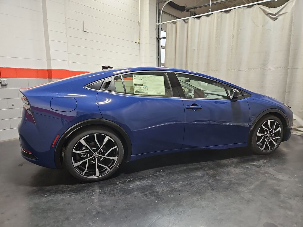 New 2026 Toyota Prius Plug-In Hybrid image 9