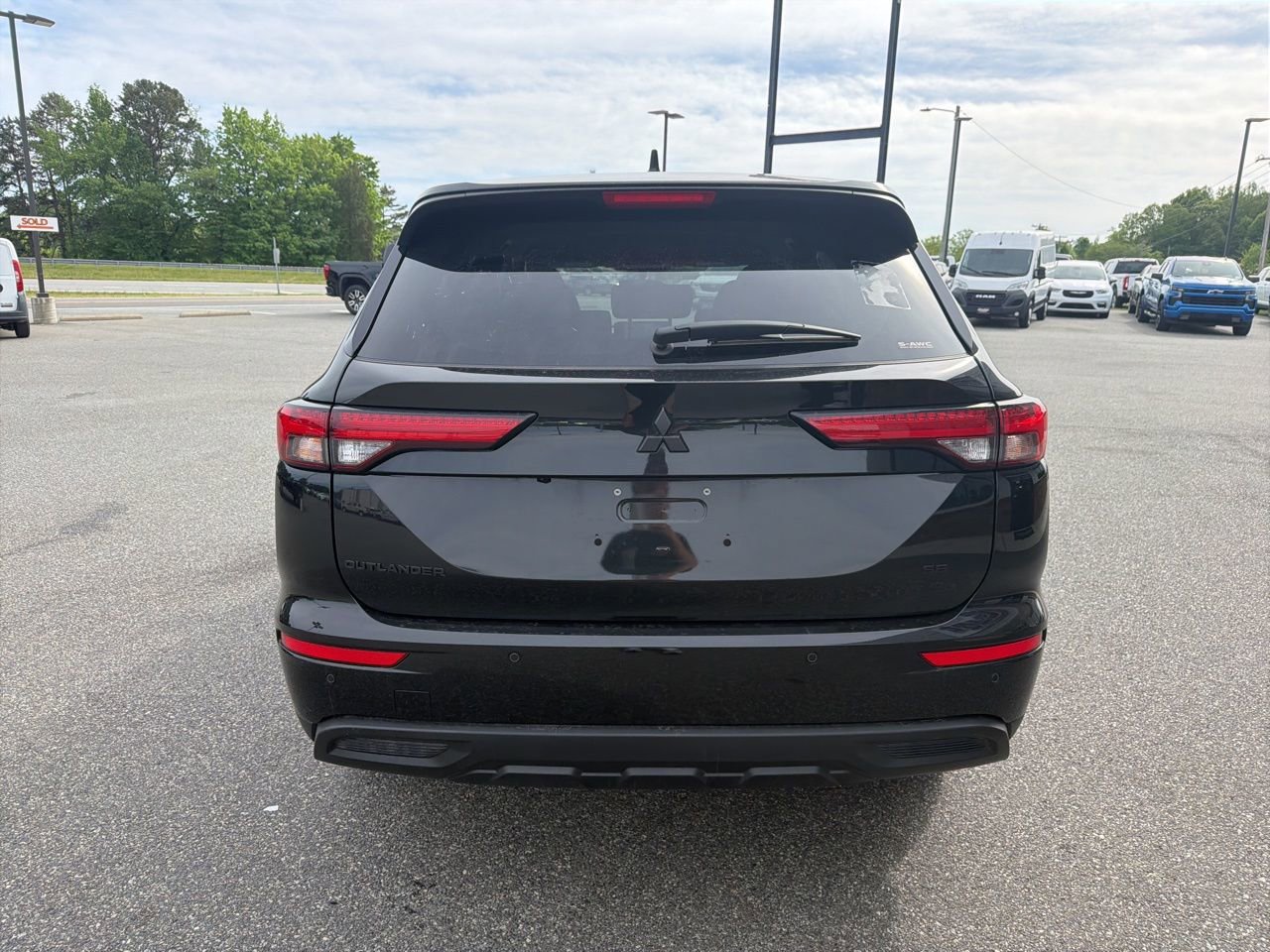 Used 2024 Mitsubishi Outlander SE AWD/4WD image 7