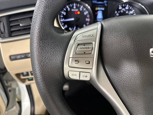 Used 2016 Nissan Rogue SV w/ SV Premium Package image 14