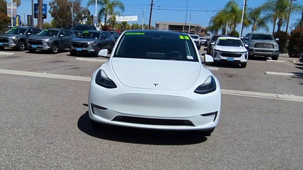 Used 2023 Tesla Model Y Long Range AWD/4WD image 3