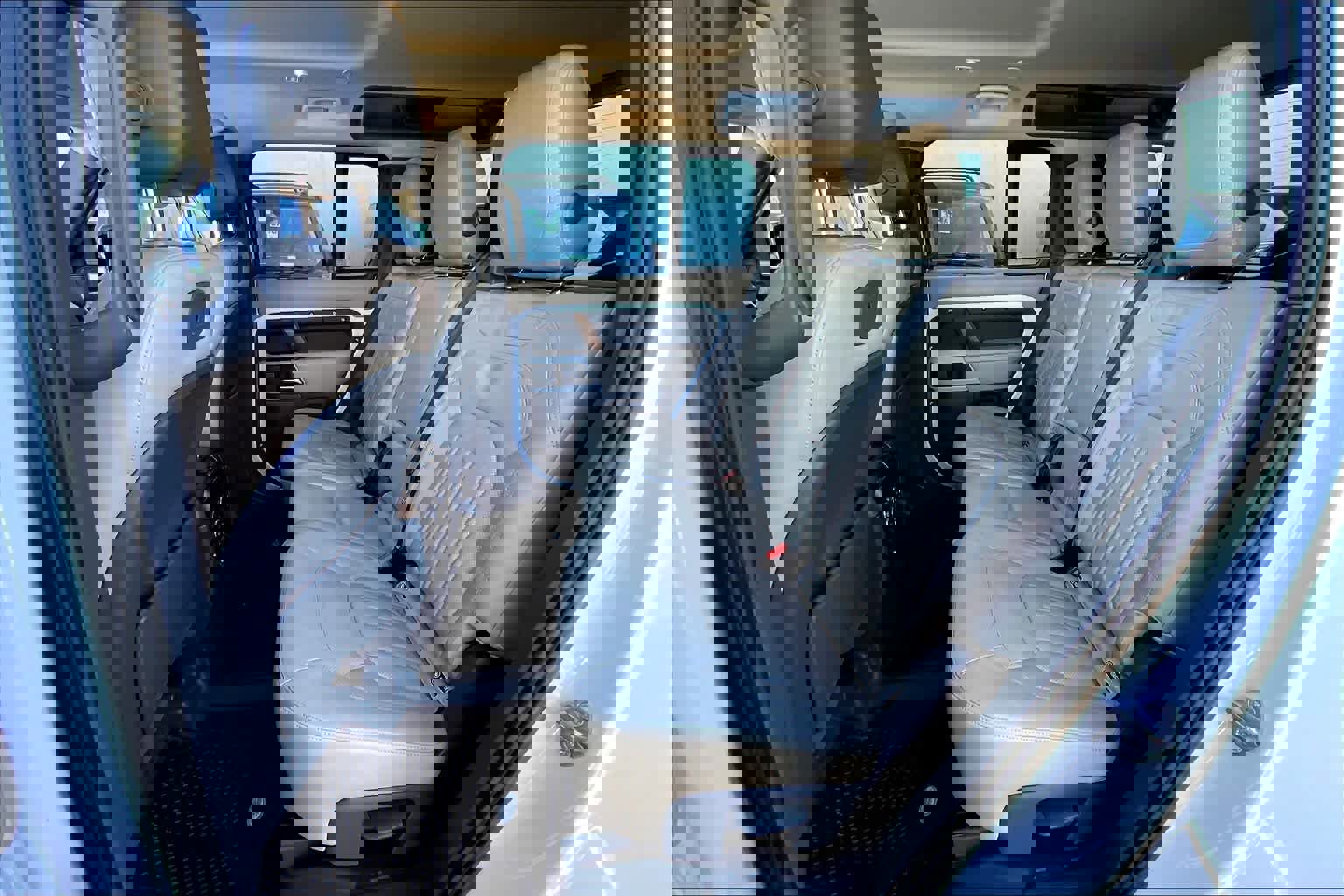 Used 2020 Land Rover Defender 110 SE image 18