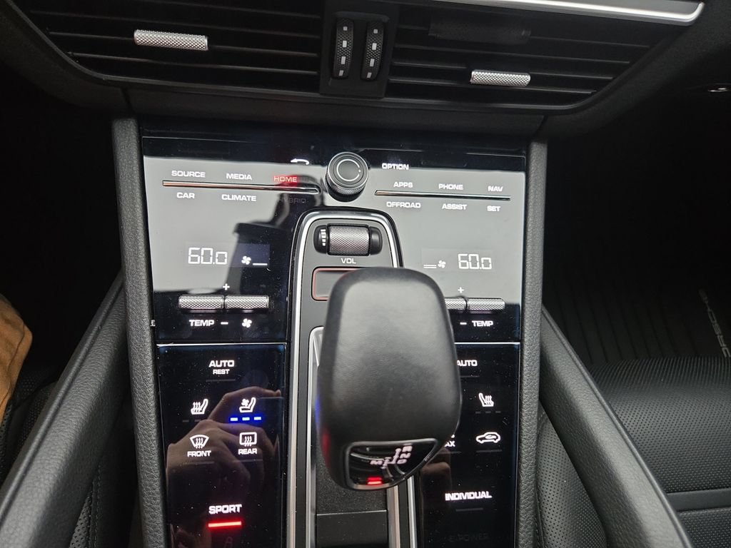 Used 2019 Porsche Cayenne AWD/4WD image 26