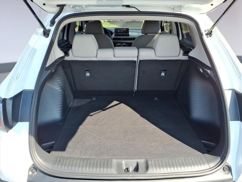 Used 2023 Honda HR-V LX image 9