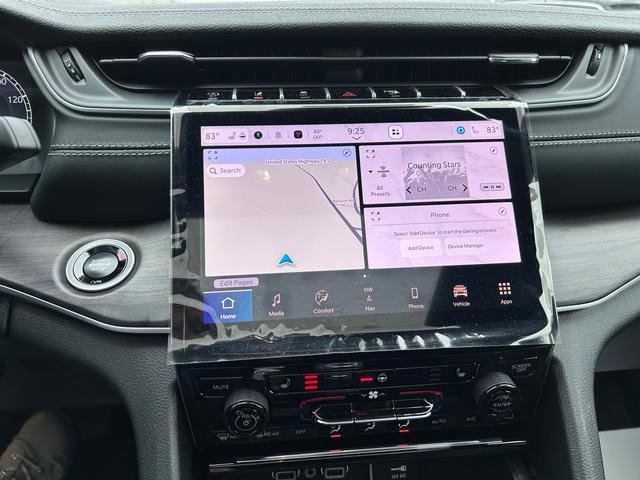 New 2025 Jeep Grand Cherokee Limited image 12