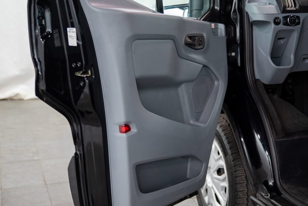 Used 2019 Ford Transit 350 XLT RWD image 4