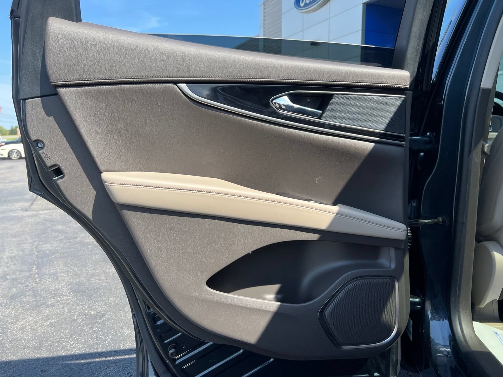 Used 2023 Lincoln Nautilus Reserve AWD/4WD image 43