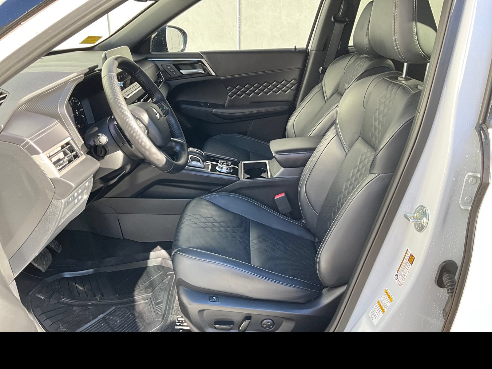Used 2025 Mitsubishi Outlander SEL Black Edition AWD/4WD image 2