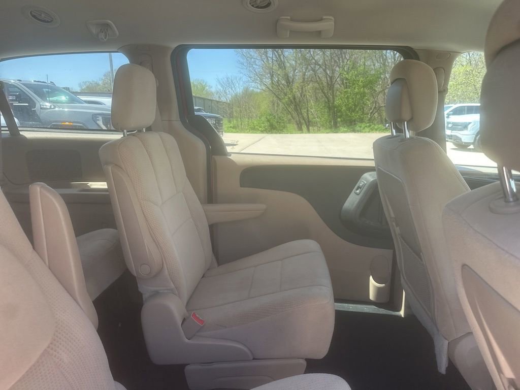 Used 2014 Dodge Grand Caravan SXT image 12