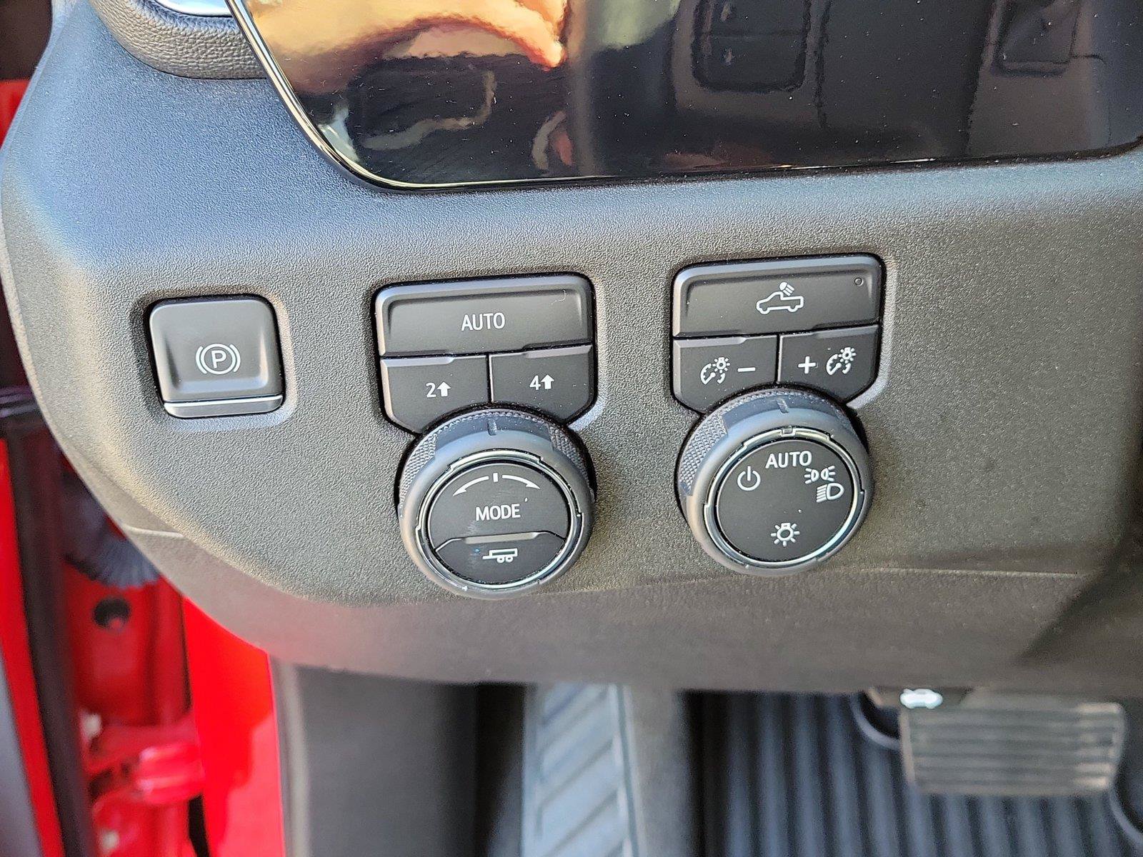 Used 2023 Chevrolet Silverado 1500 LT AWD/4WD image 20