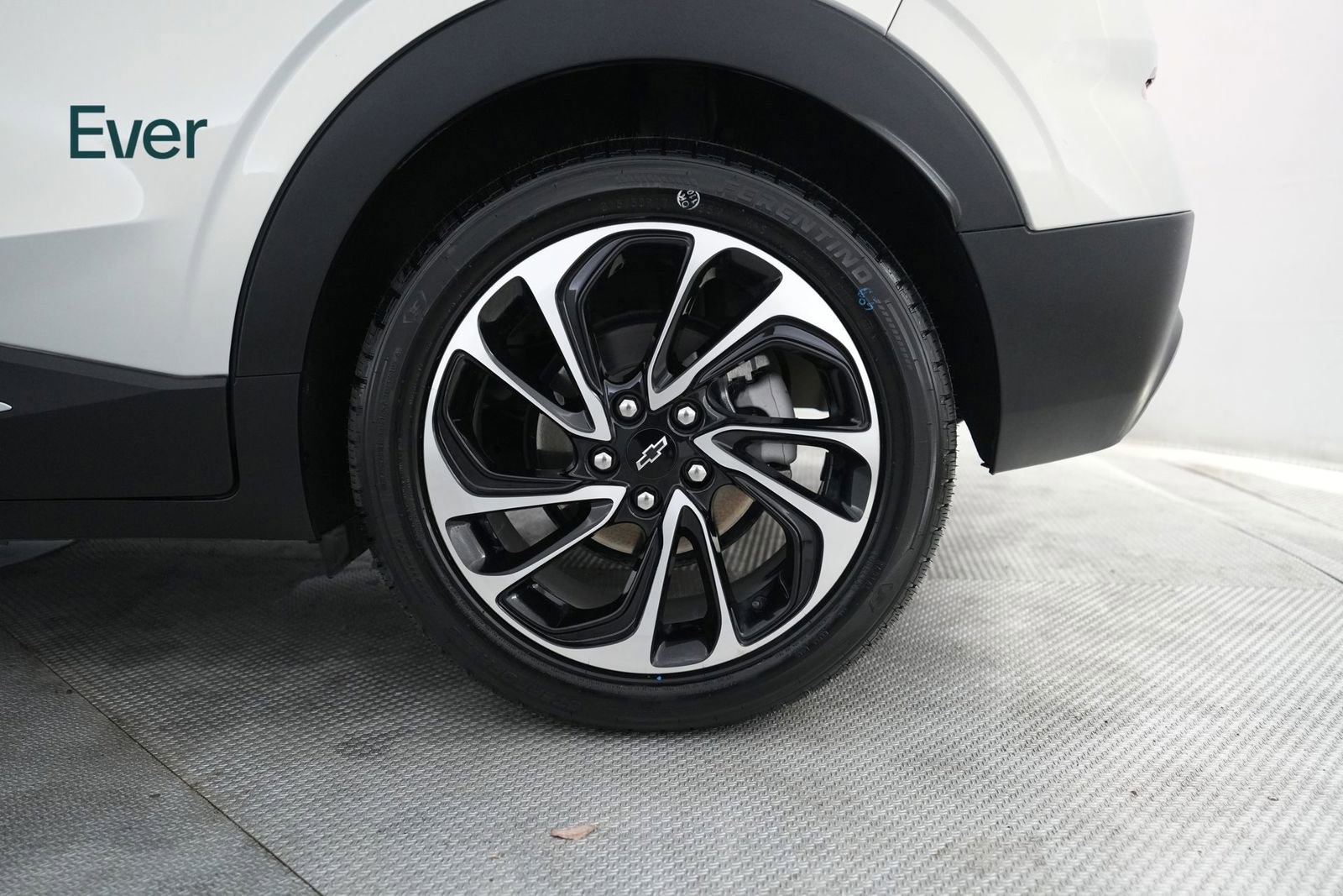 Used 2023 Chevrolet Bolt EUV Premier FWD image 9