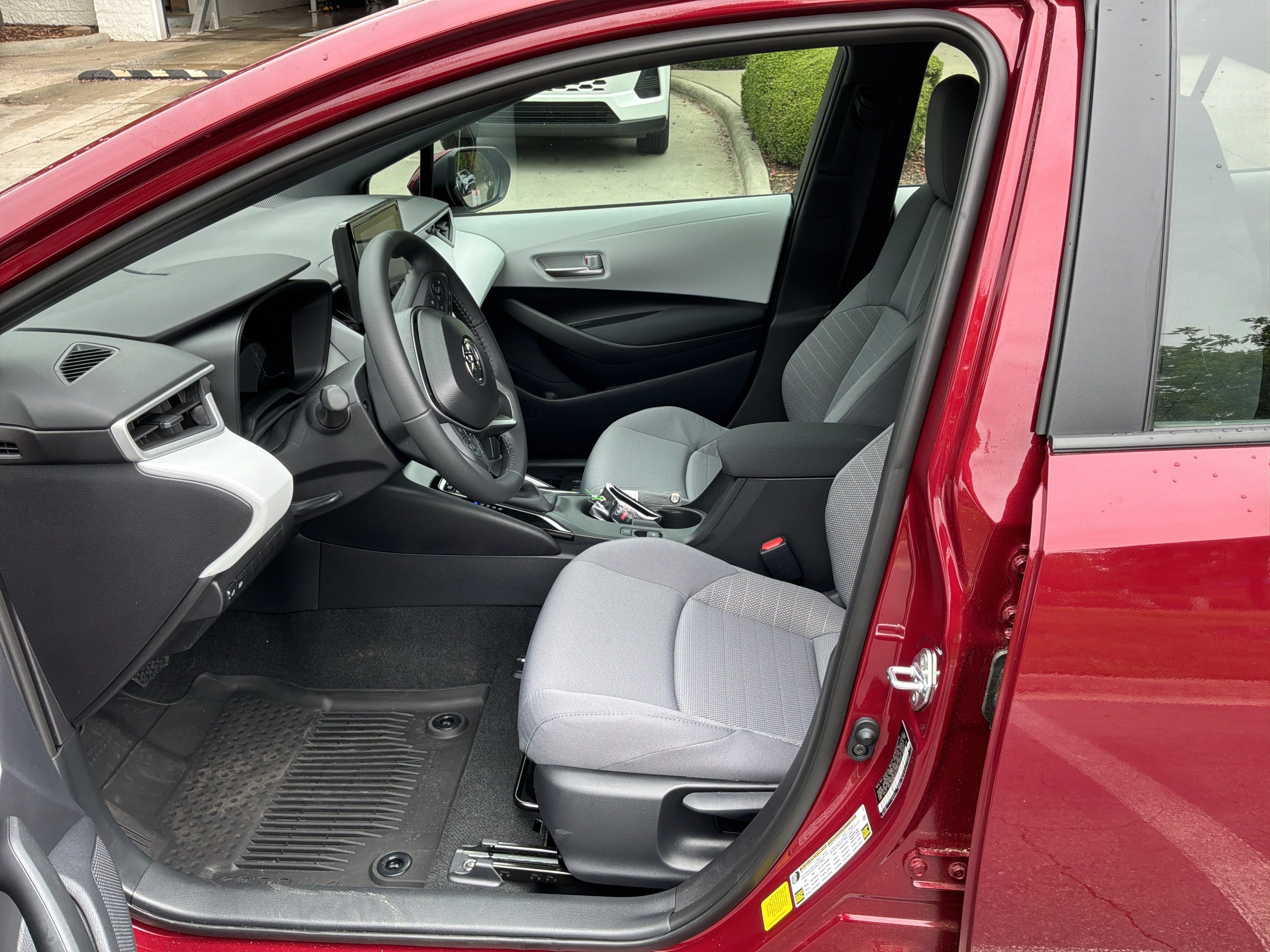 Used 2026 Toyota Corolla SE FWD image 16