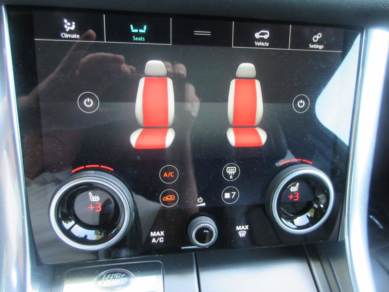 Used 2020 Land Rover Range Rover Sport SE AWD/4WD image 9