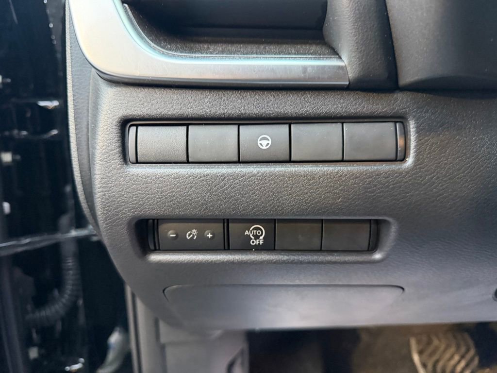 Used 2023 Nissan Rogue SV image 20