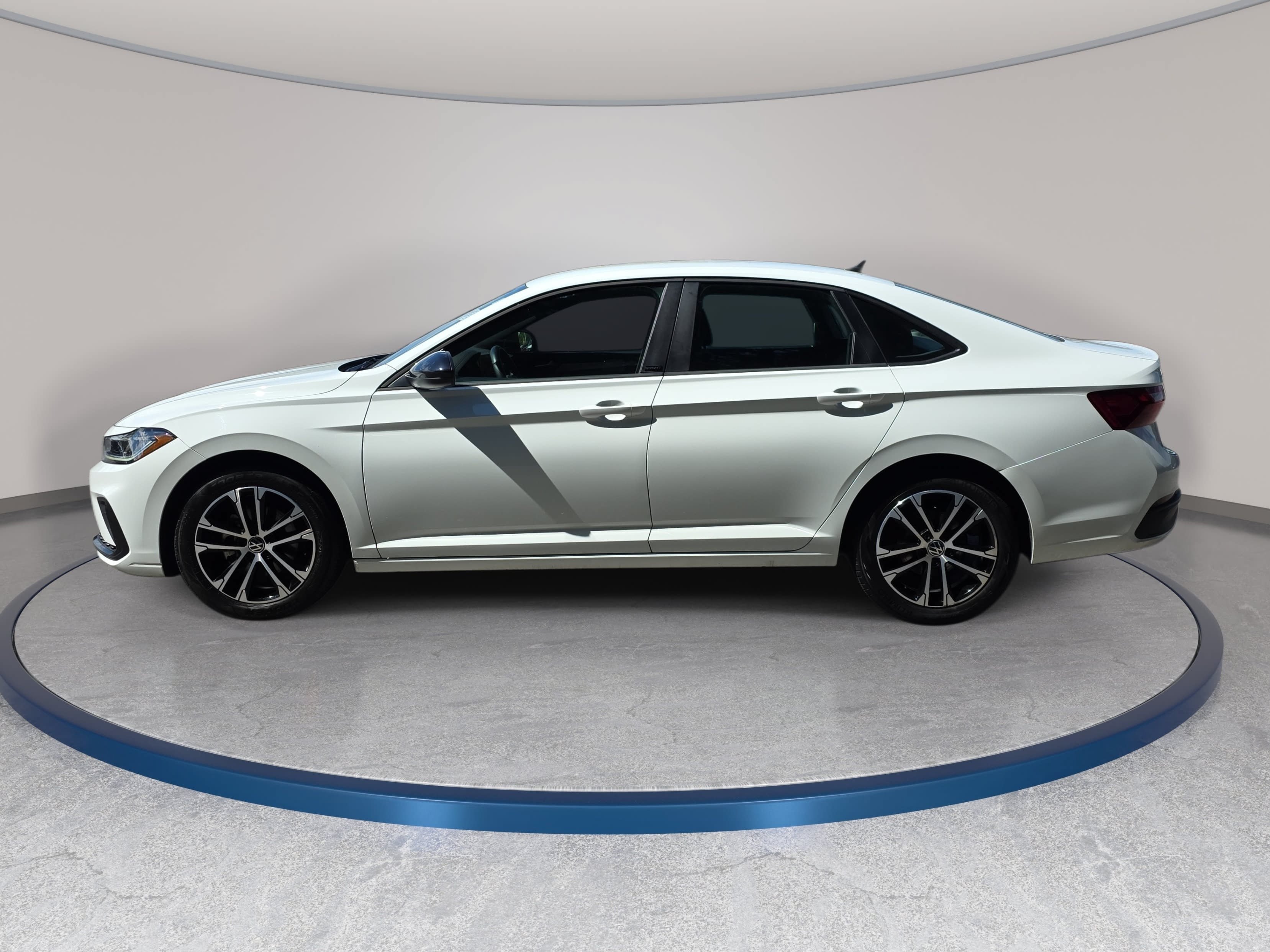 Used 2025 Volkswagen Jetta Sport FWD image 8