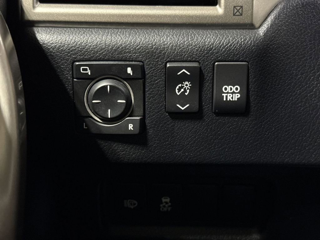 Used 2014 Lexus GX 460 w/ Premium Package image 19