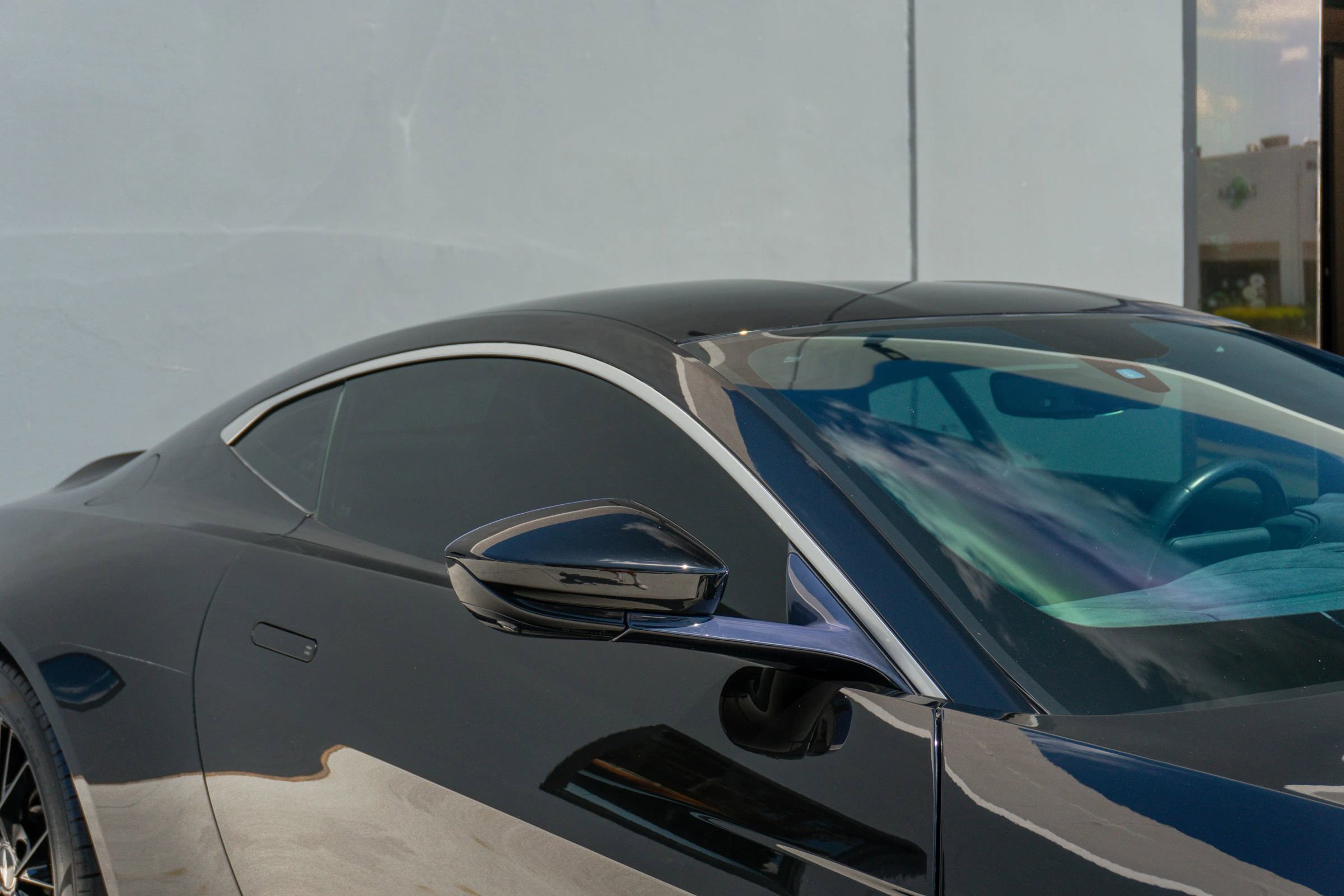 Used 2020 Aston Martin V8 Vantage Coupe image 28