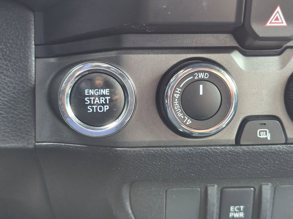Used 2022 Toyota Tacoma TRD Off-Road AWD/4WD image 30