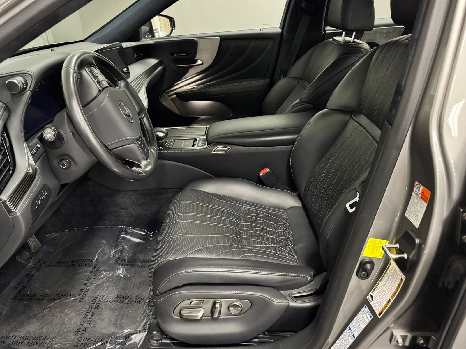 Used 2022 Lexus LS 500h AWD w/ Luxury Package image 23