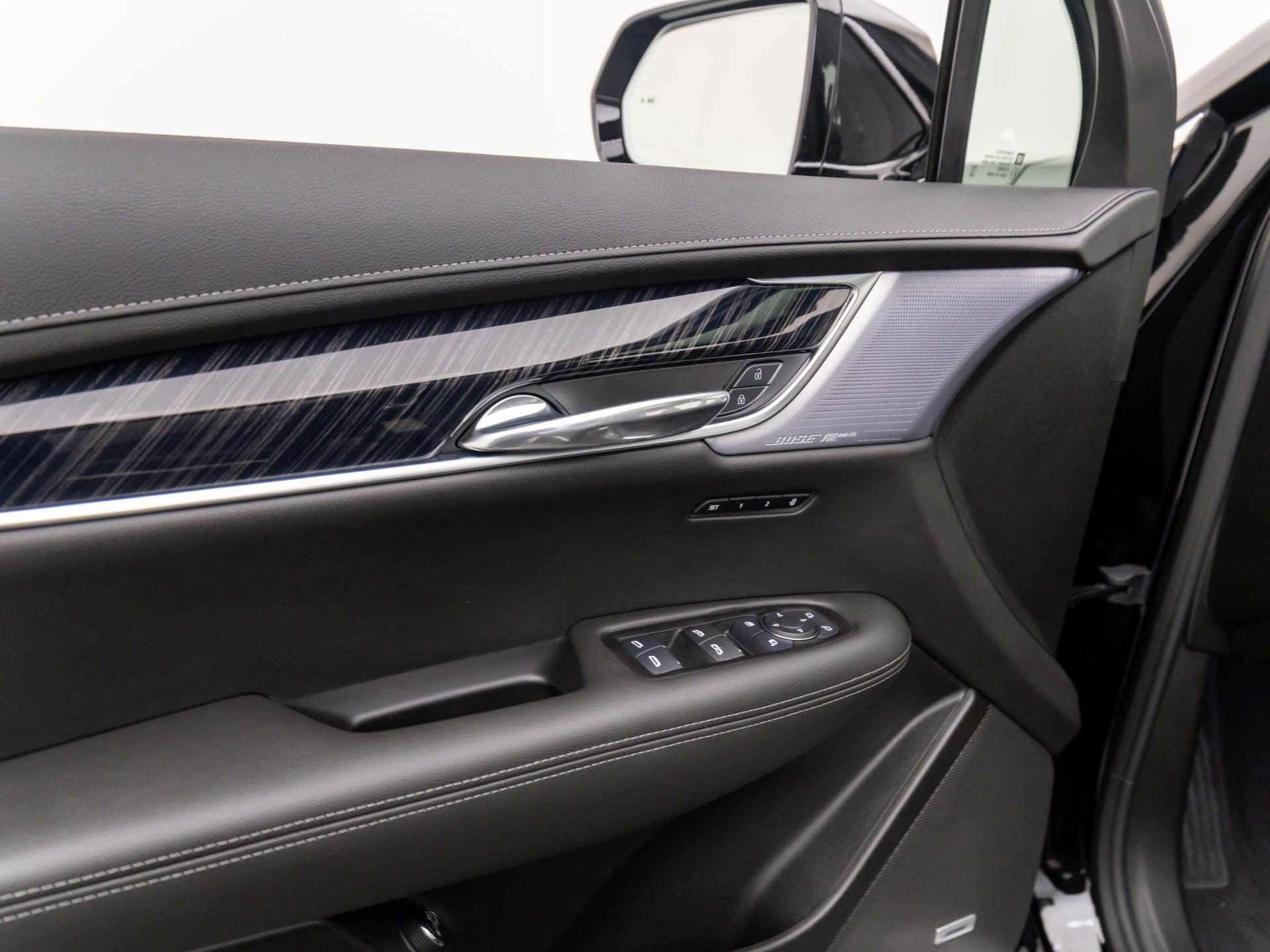 New 2025 Cadillac XT6 Premium Luxury image 15