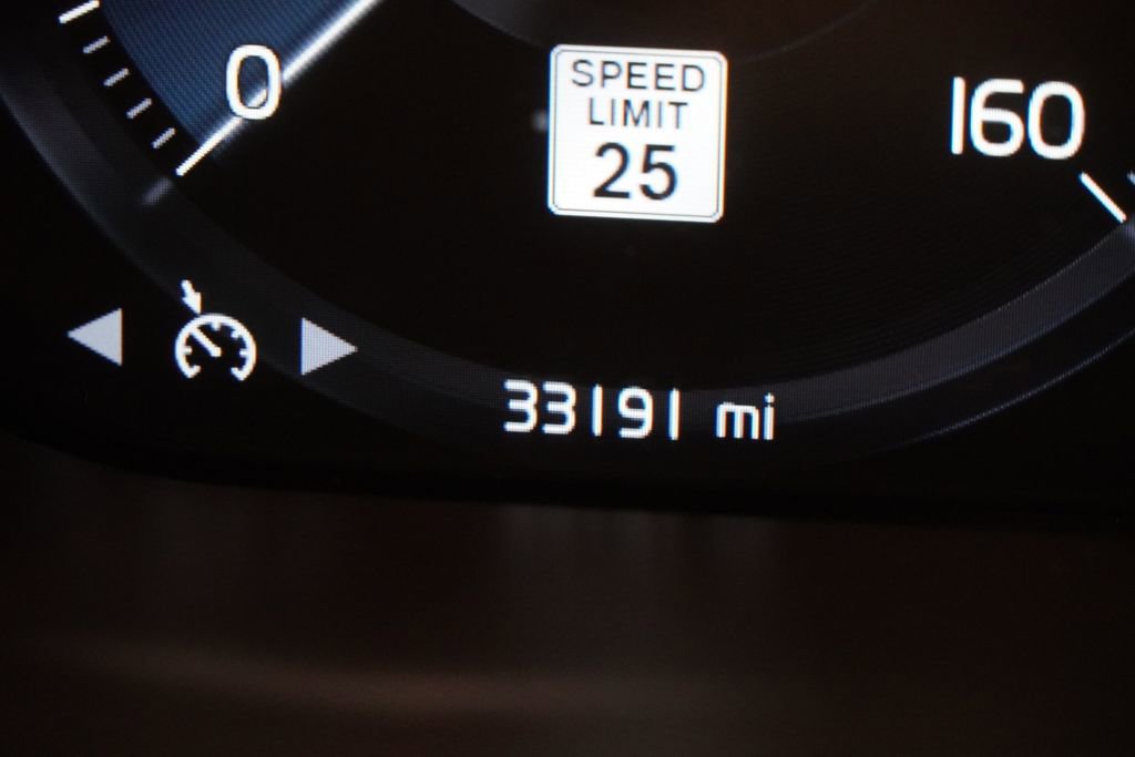 Used 2020 Volvo XC60 T5 Inscription w/ Protection Package image 9