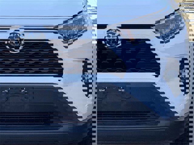 Used 2020 Toyota RAV4 XLE image 7