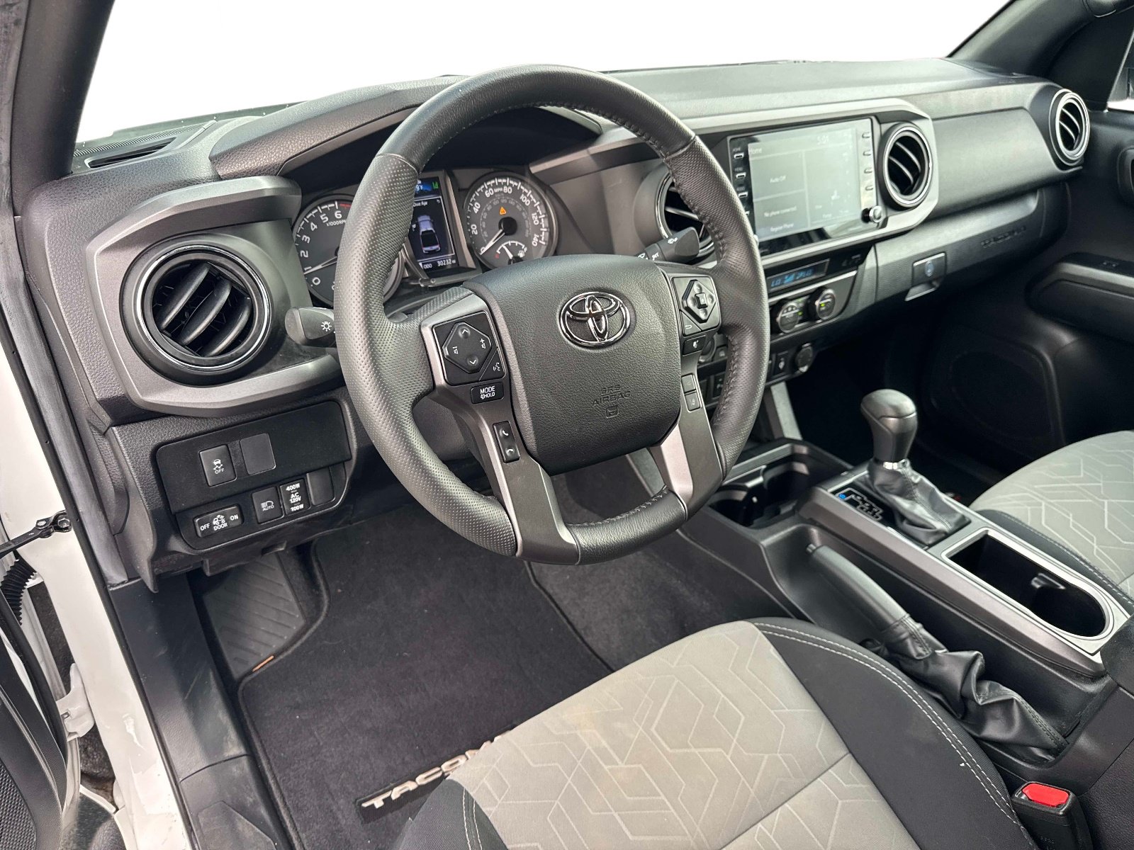 Used 2022 Toyota Tacoma TRD Off-Road w/ Technology Package AWD/4WD image 20