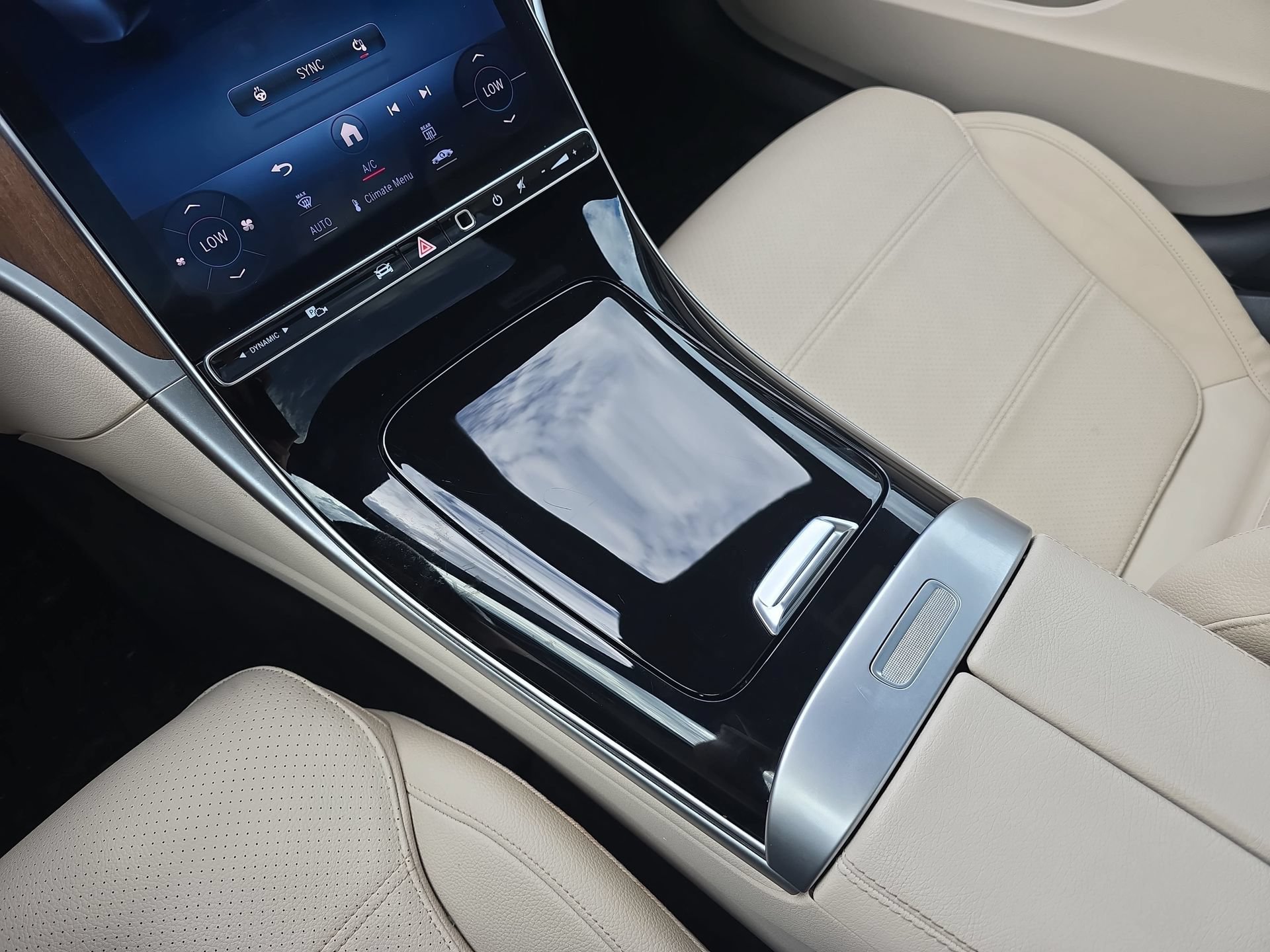 Certified 2023 Mercedes-Benz C 300 4MATIC Sedan image 24